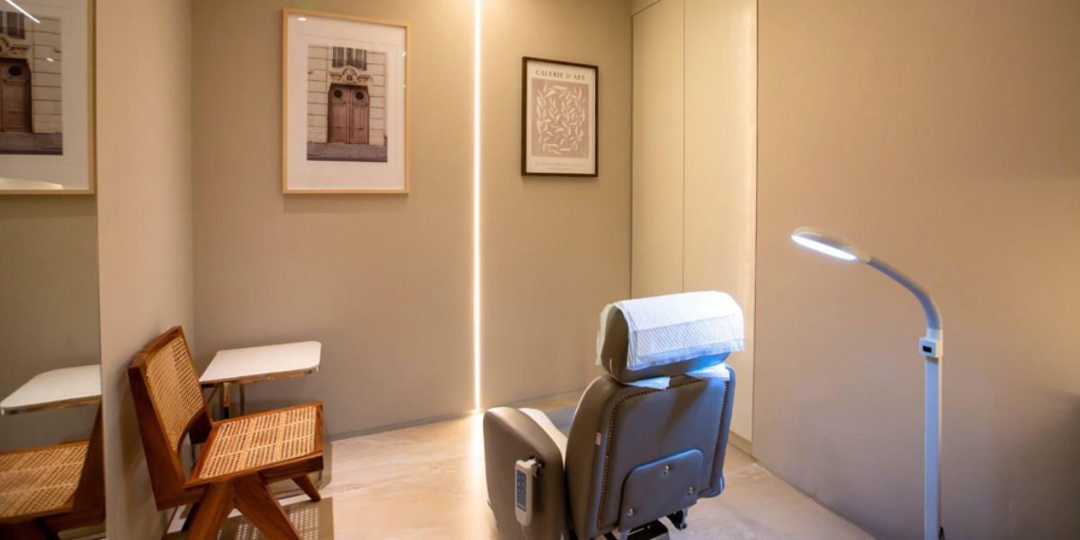 Treatment room at Clinique de Paris